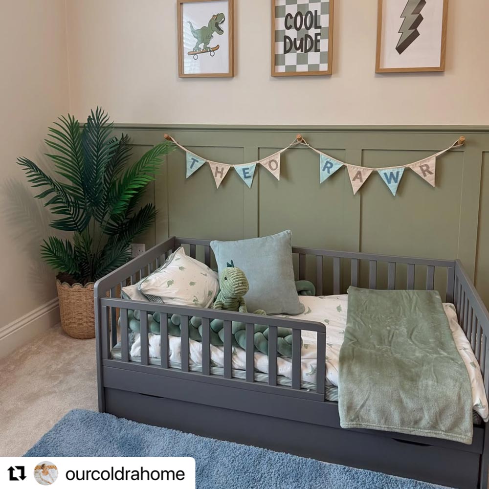 shaker with dado painted in green in boys bedroom