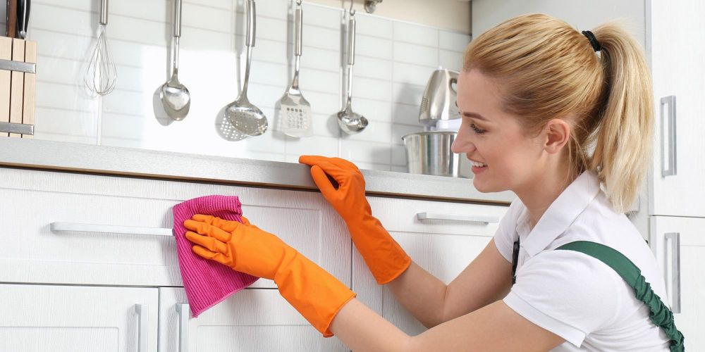 How to Clean Kitchen Doors