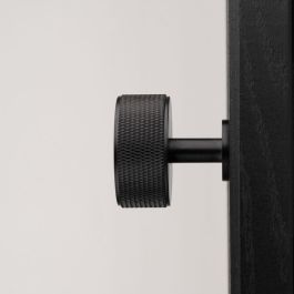 Knurled Radio Knob
